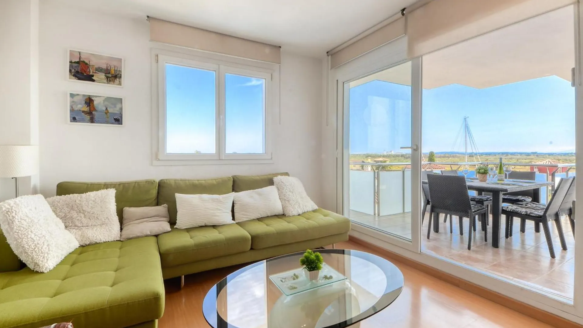 Apartment With Scenic View Empuriabrava Spagna