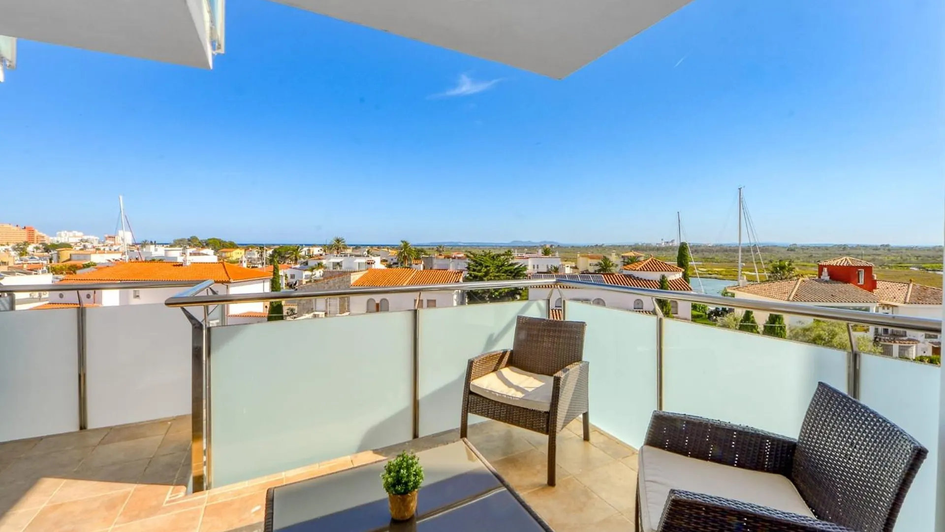 Apartment With Scenic View Empuriabrava