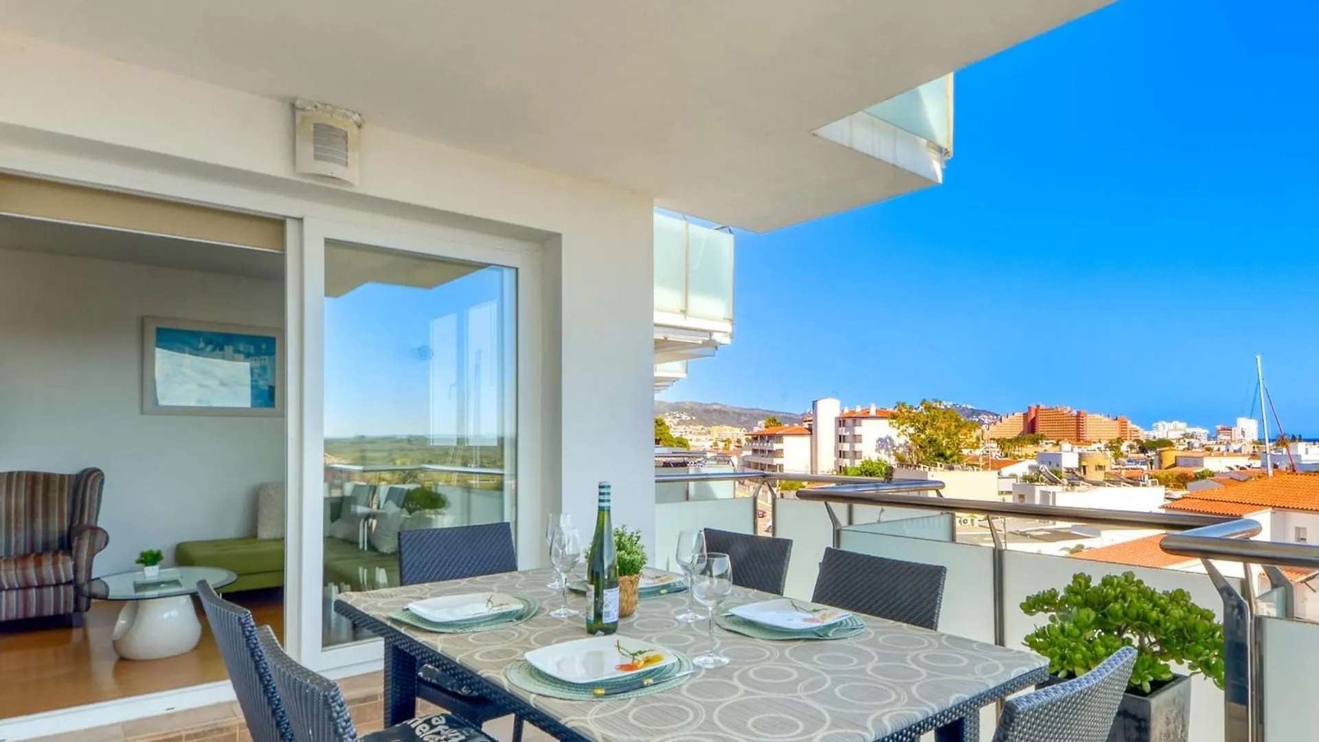 Apartment With Scenic View 엠푸리아브라바 0*,  스페인